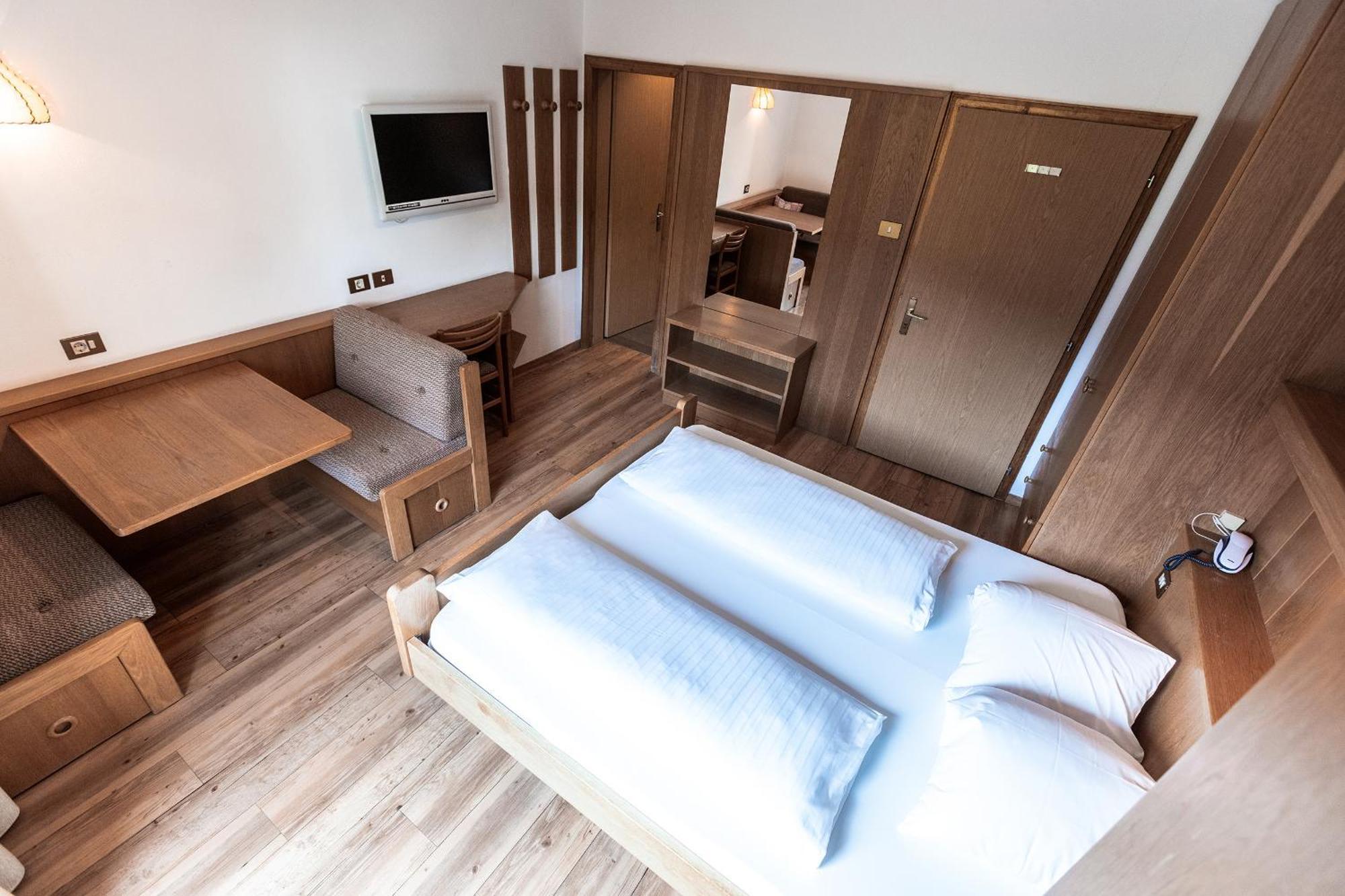 Hotel Zum Loewen - Al Leone Meltina Εξωτερικό φωτογραφία